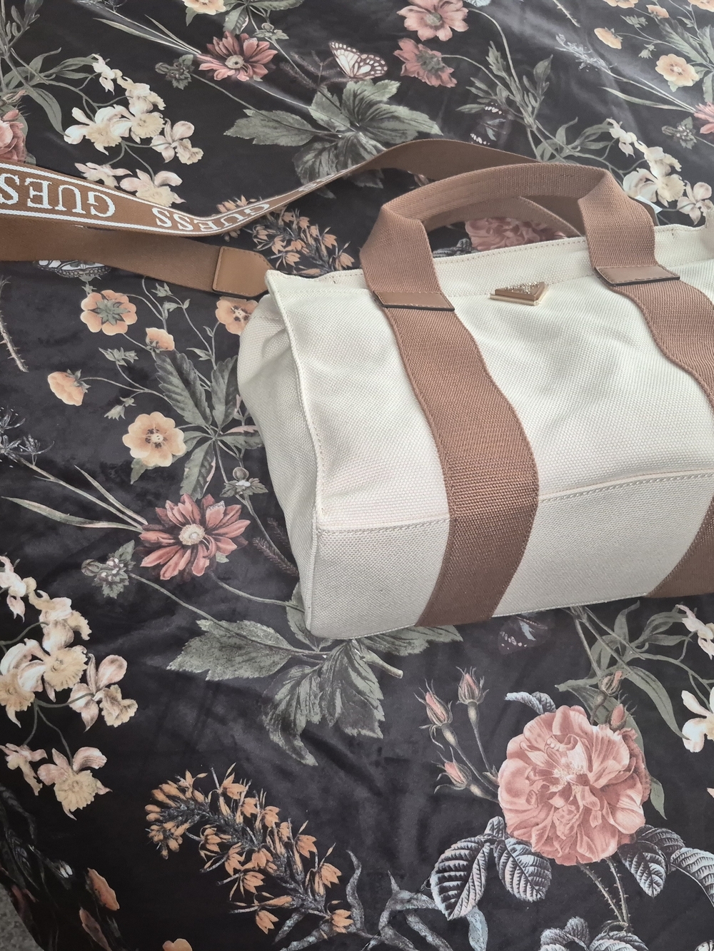 Guess Canvas Weekend Bag in Cream and Tan